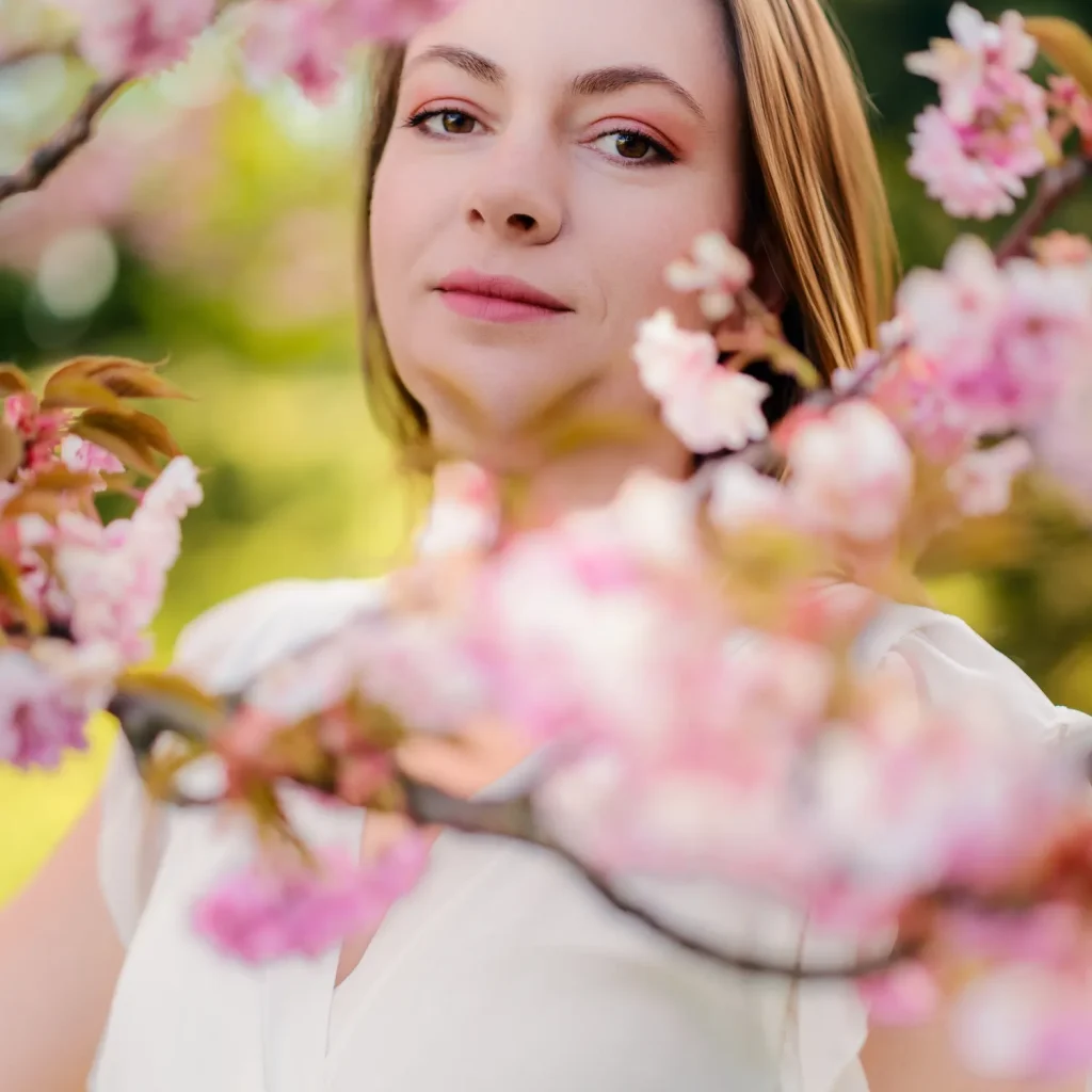 cherry-blossom-marcinkieltyka-portrait-lifestyle-portrait-photographer-outdoor-portrait-03