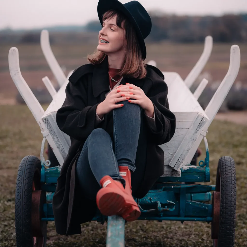 ola-dynie-marcinkieltyka-portrait-lifestyle-portrait-photographer-autumn-portrait-01