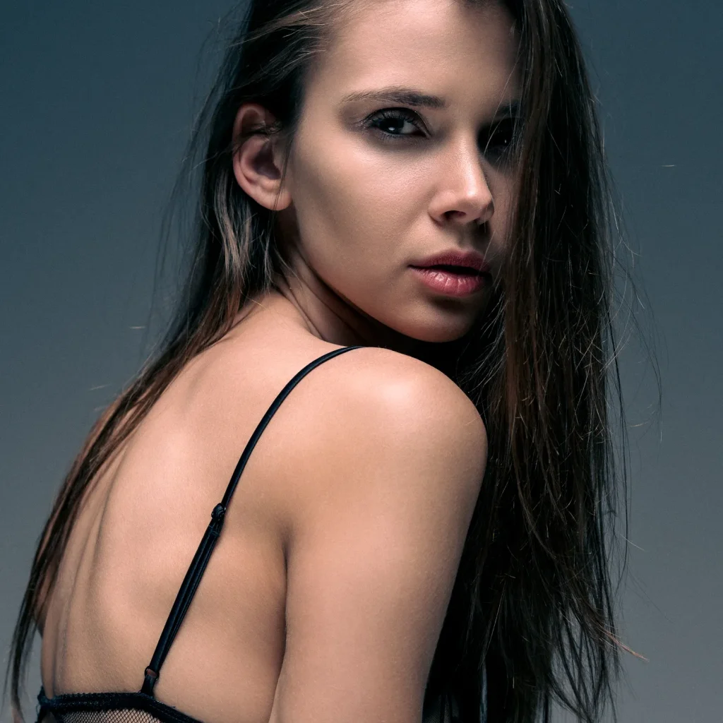 wroclaw-studio-ola-marcinkieltyka-portrait-lifestyle-portrait-photographer-model-portrait-18
