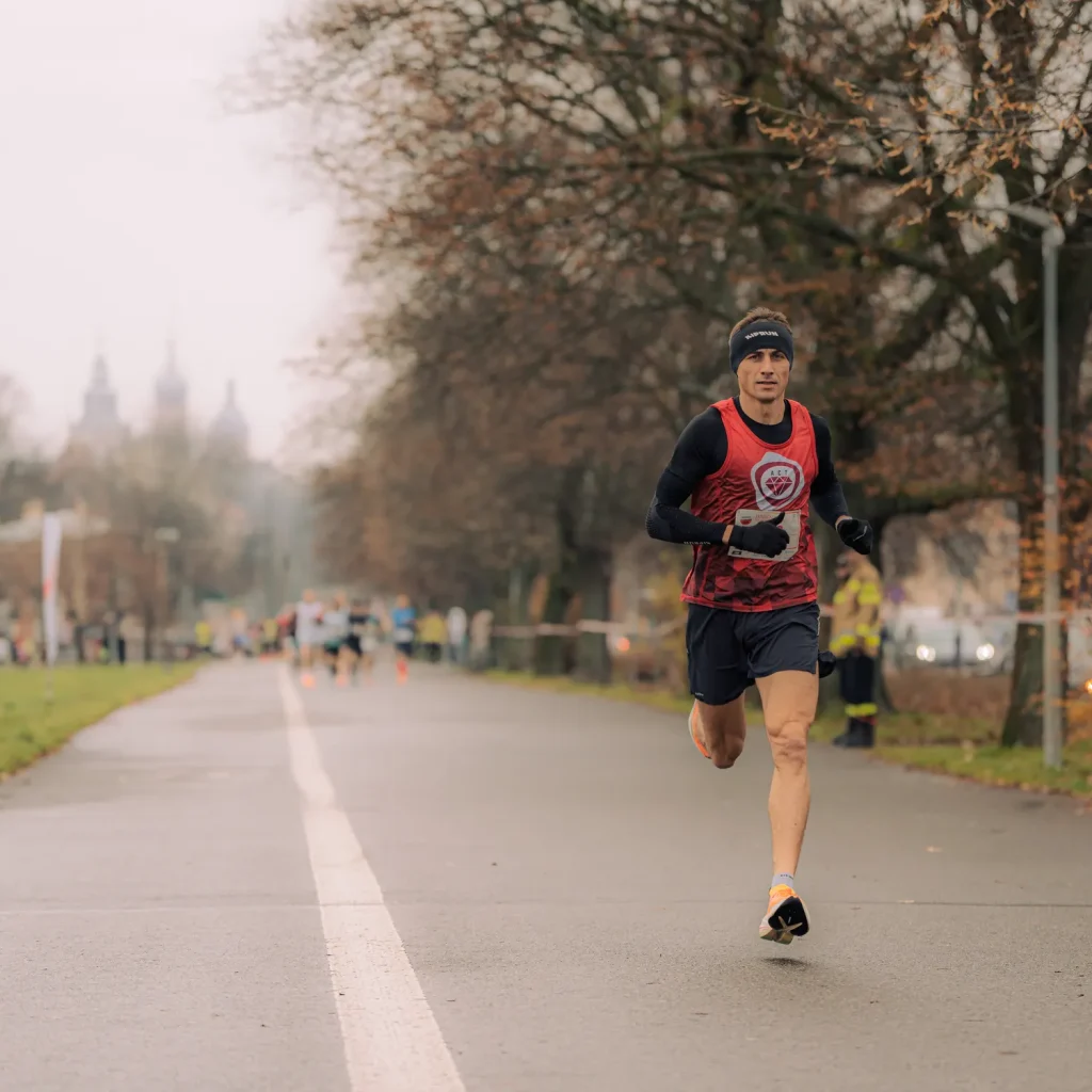 krakowski-bieg-niepodleglosci-2025-marcinkieltyka-sport-lifestyle-sport-photographer-independence-runner-01